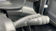 Volvo Xc40 2.0 B4P R DESIGN Pro 5dr Auto Petrol Estate